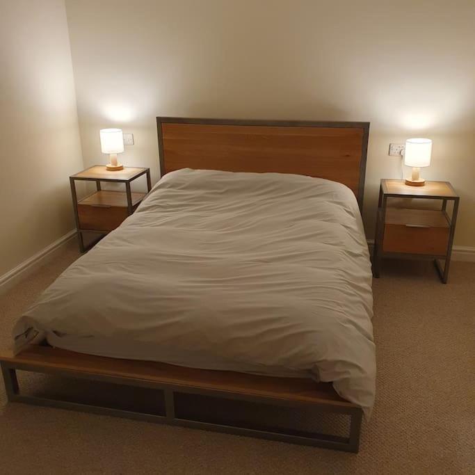 Churstonbnb, Private Flat Within Family Home, Bolton Lostock Eksteriør bilde